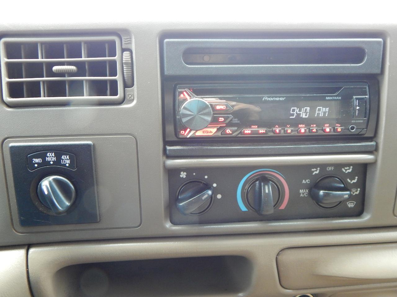 Ford Super Duty F-350 SRW Crew Cab 172" XLT 4WD 2001