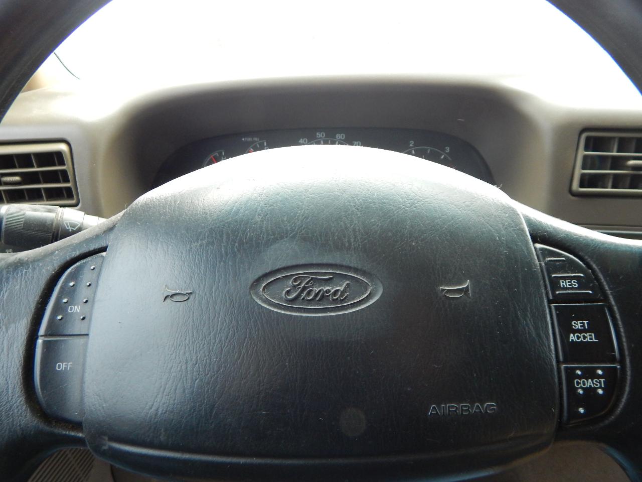 Ford Super Duty F-350 SRW Crew Cab 172" XLT 4WD 2001