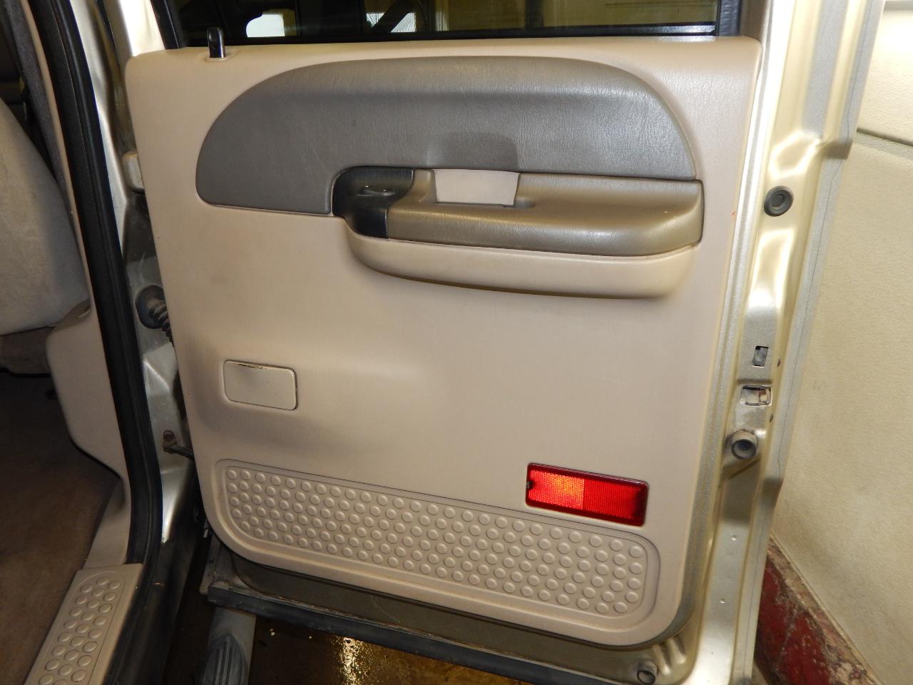 Ford Super Duty F-350 SRW Crew Cab 172" XLT 4WD 2001