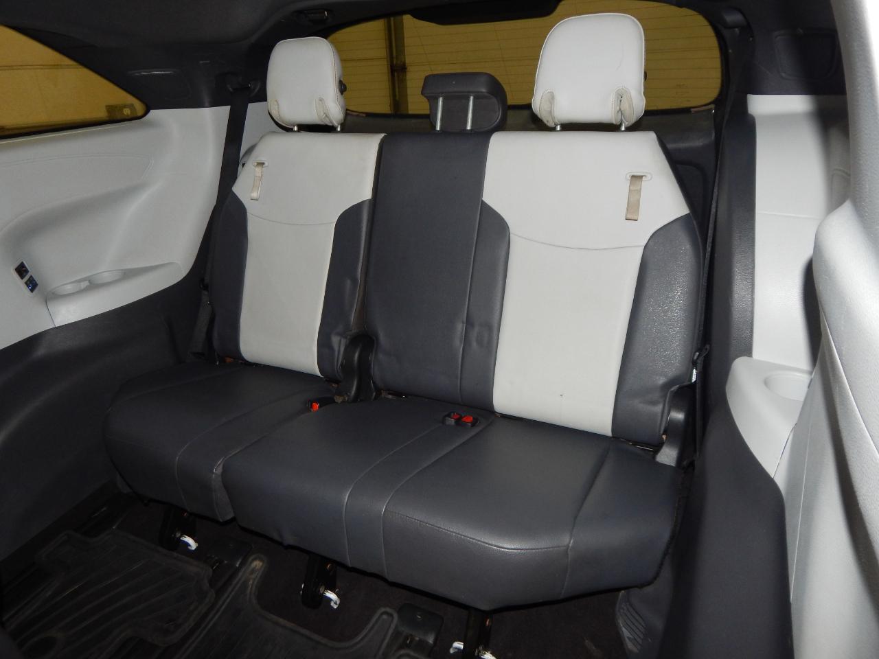 Toyota Sienna XSE AWD 7-Passenger (Natl) 2021