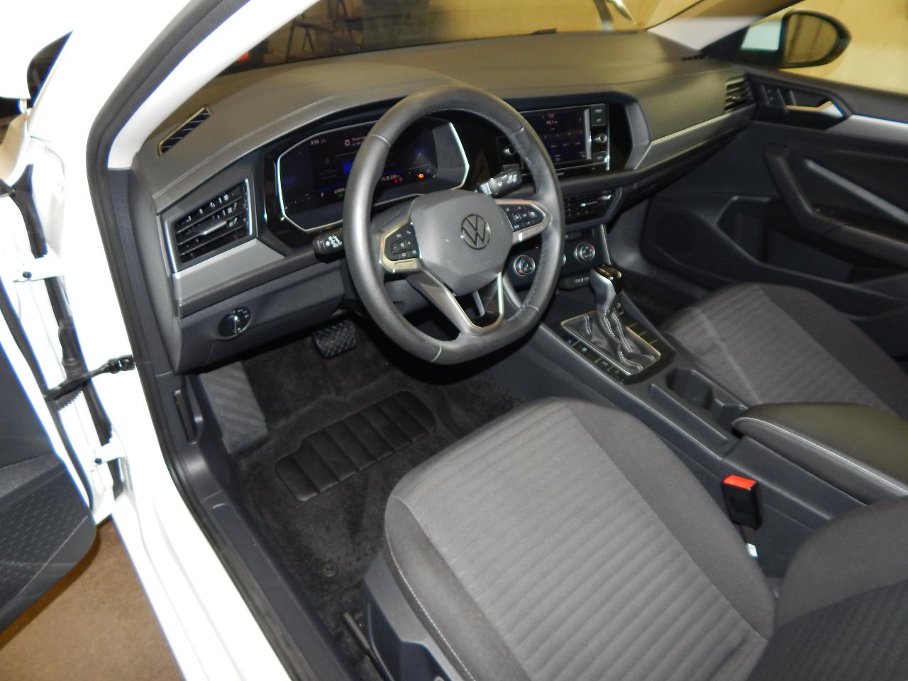 Volkswagen Jetta S Auto 2024