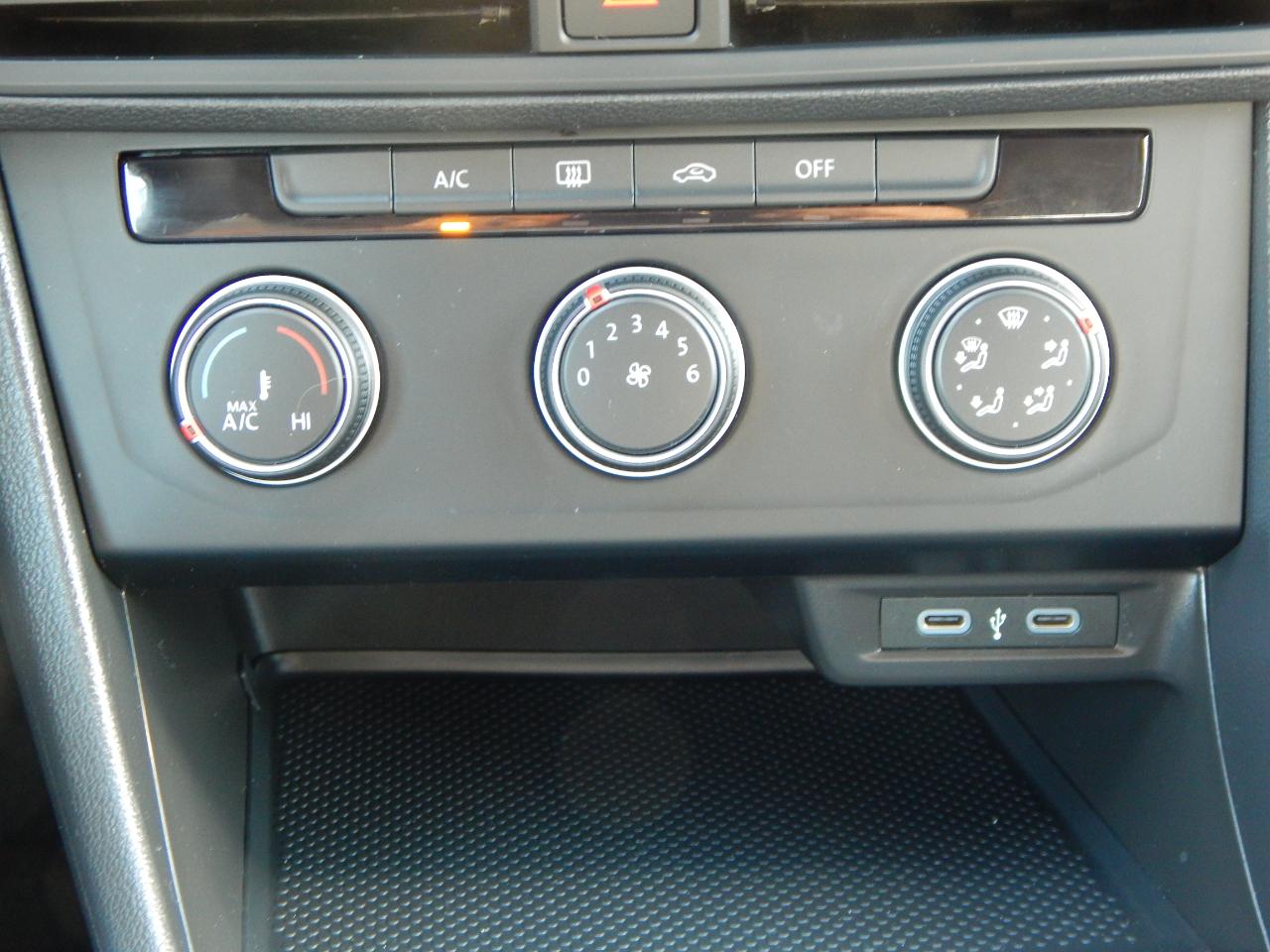 Volkswagen Jetta S Auto 2024