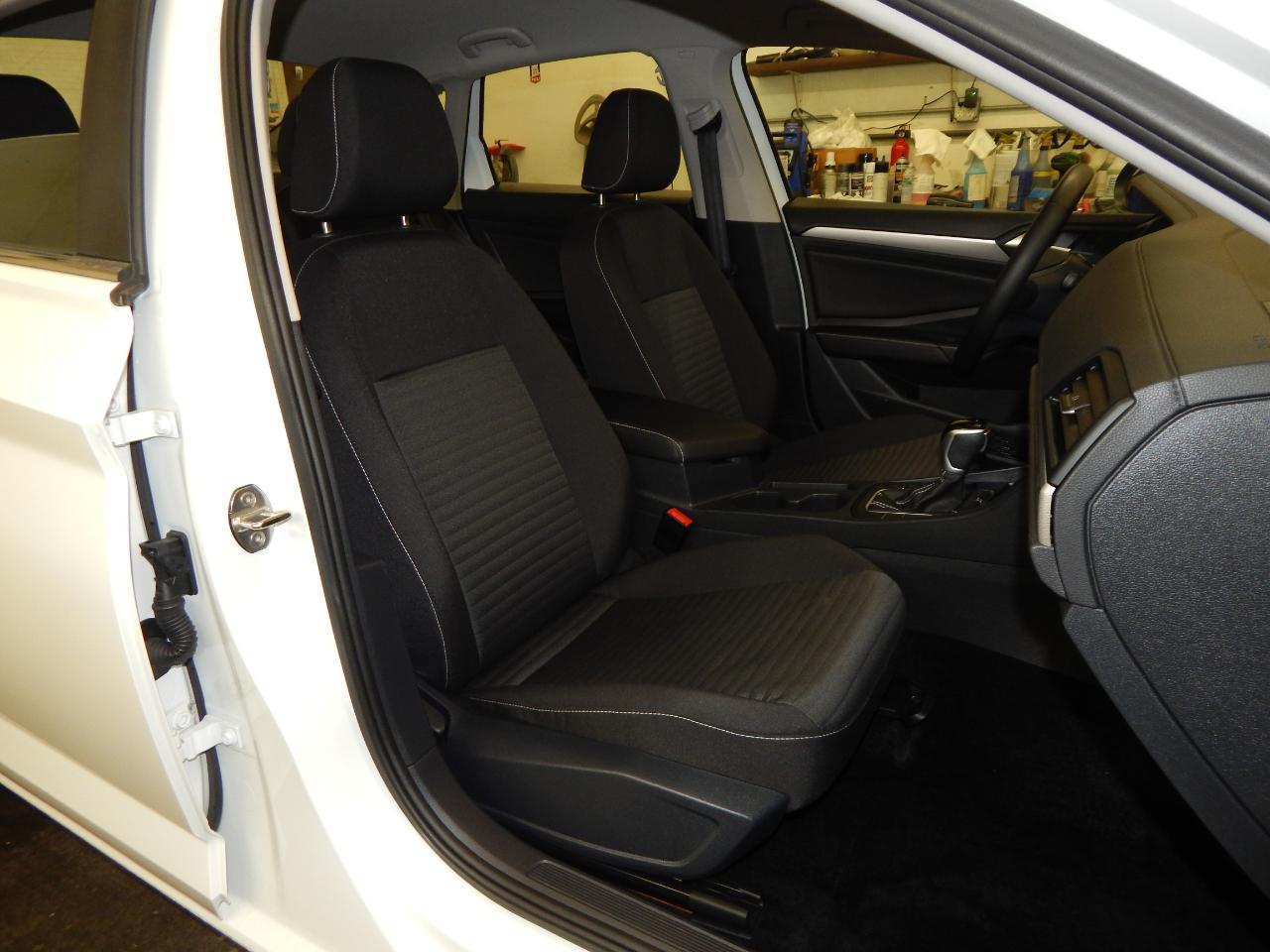 Volkswagen Jetta S Auto 2024