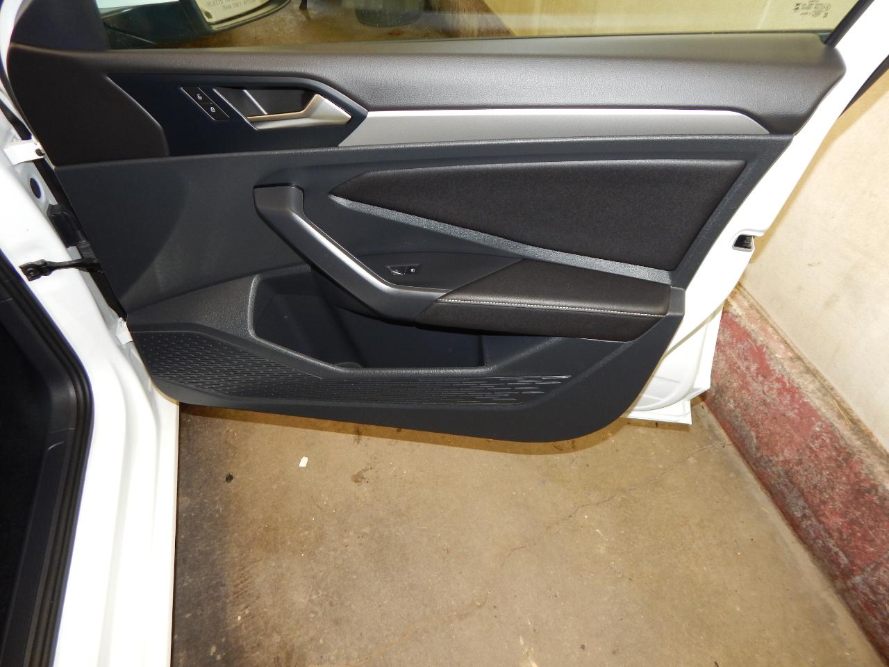 Volkswagen Jetta S Auto 2024