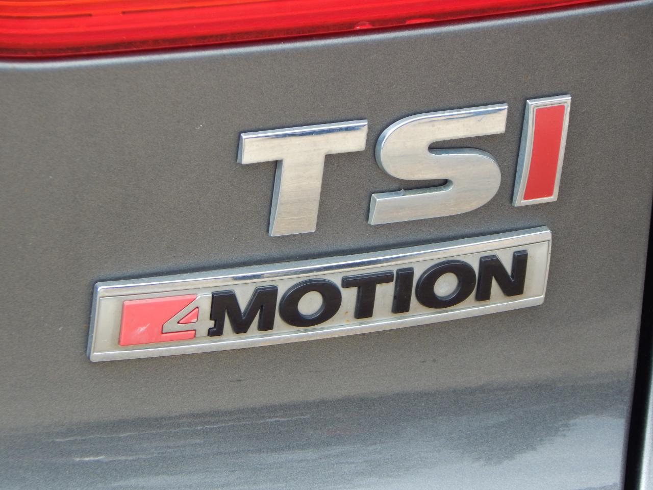 Volkswagen Tiguan 4MOTION 4dr Auto SEL 2016