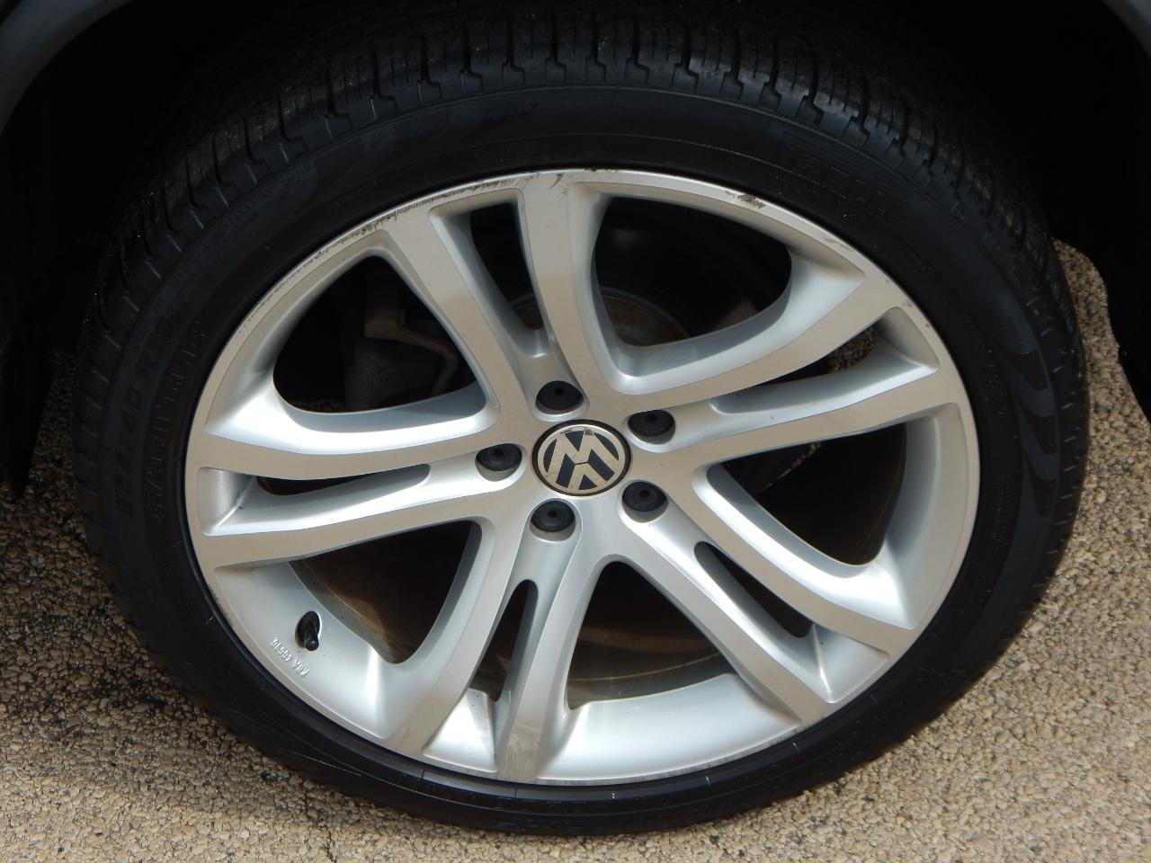 Volkswagen Tiguan 4MOTION 4dr Auto SEL 2016