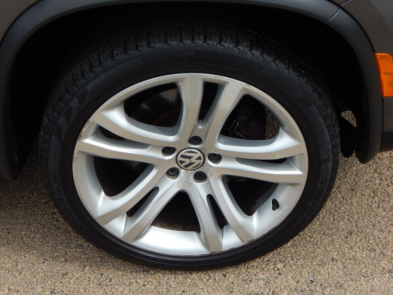 Volkswagen Tiguan 4MOTION 4dr Auto SEL 2016