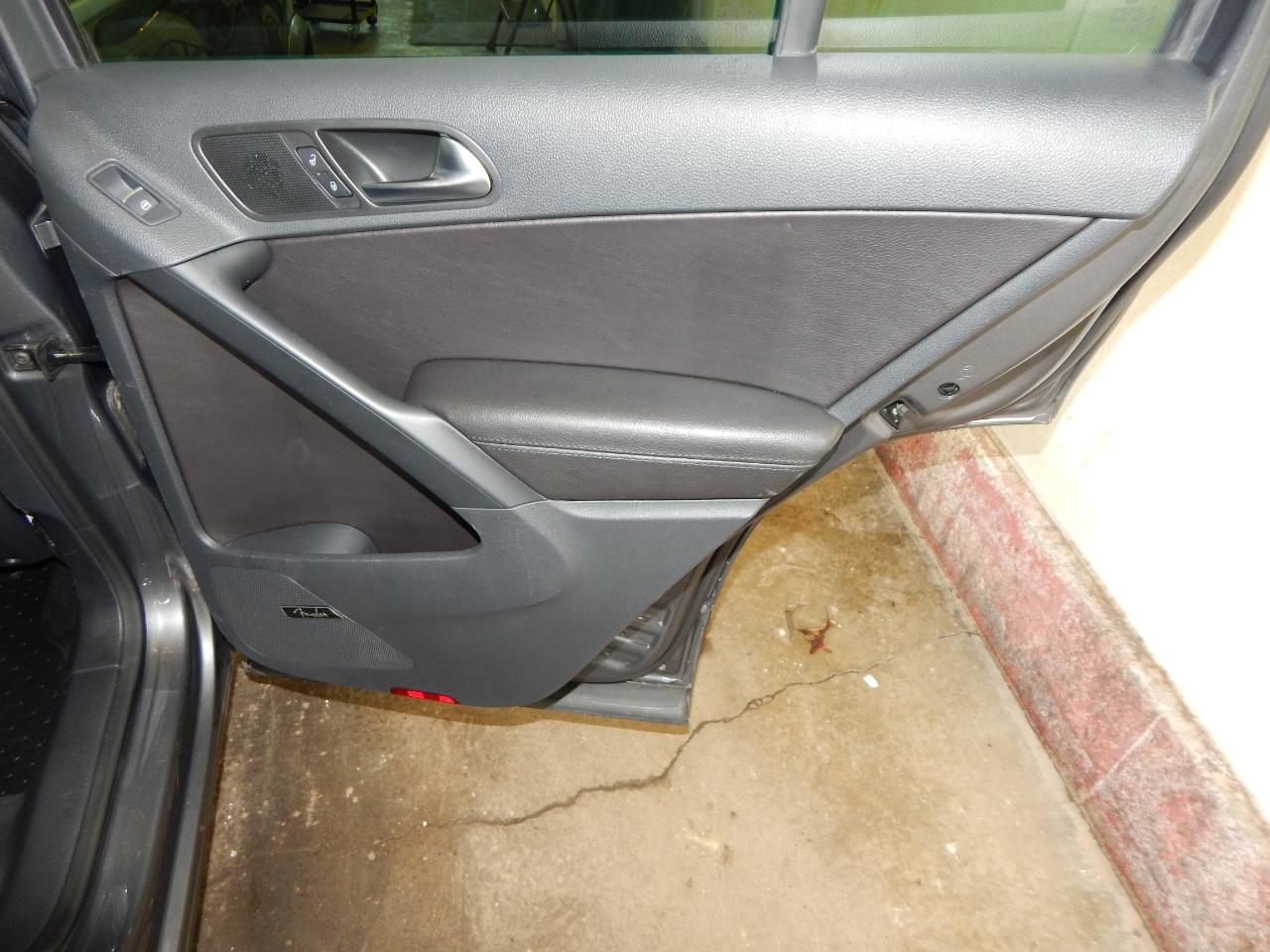 Volkswagen Tiguan 4MOTION 4dr Auto SEL 2016