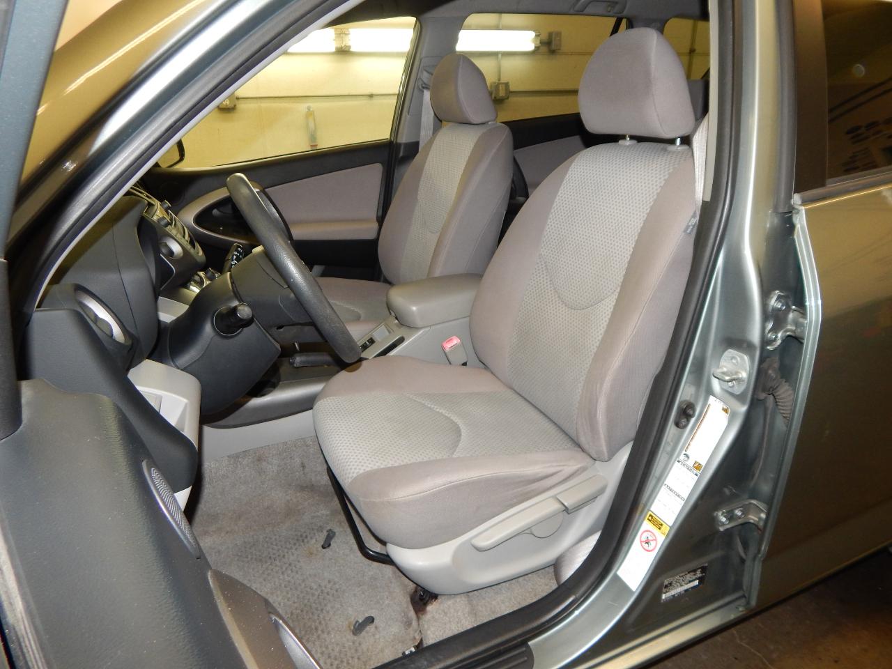 Toyota RAV4 4WD 4dr 4-cyl (Natl) 2007