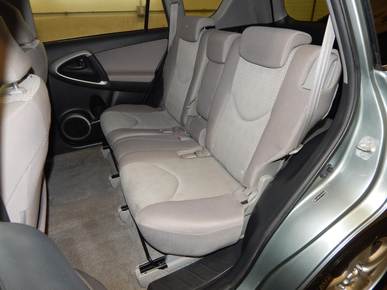 Toyota RAV4 4WD 4dr 4-cyl (Natl) 2007