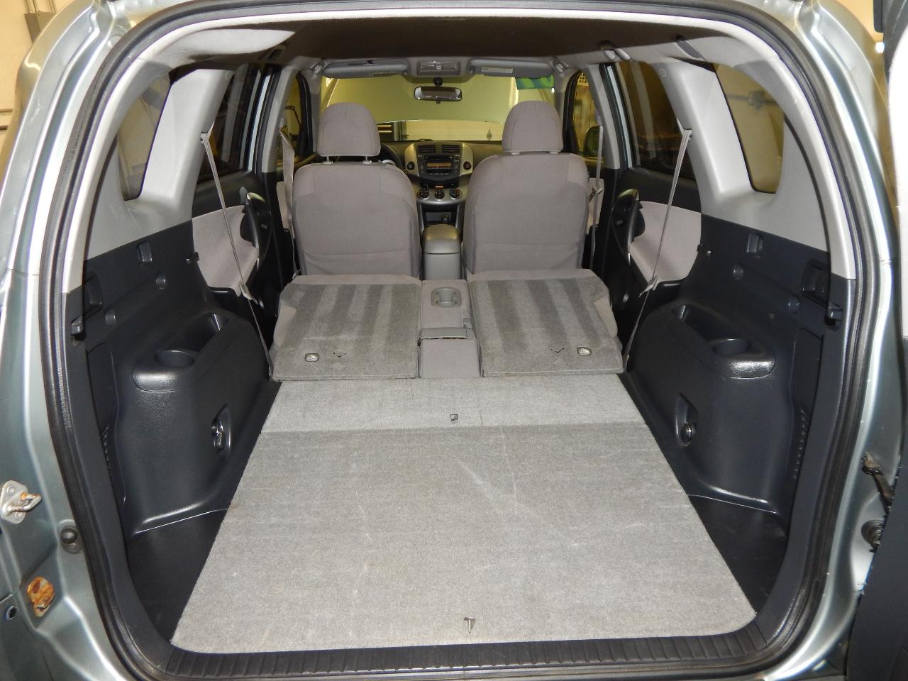 Toyota RAV4 4WD 4dr 4-cyl (Natl) 2007