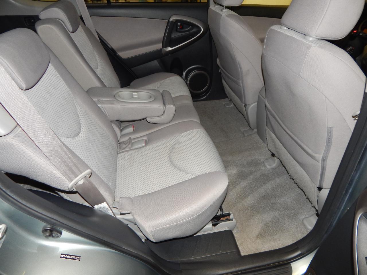 Toyota RAV4 4WD 4dr 4-cyl (Natl) 2007