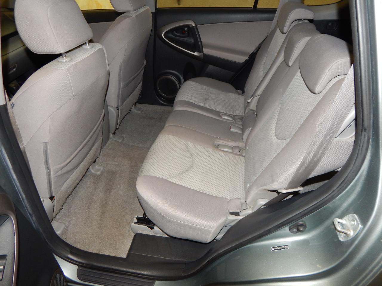 Toyota RAV4 4WD 4dr 4-cyl (Natl) 2007