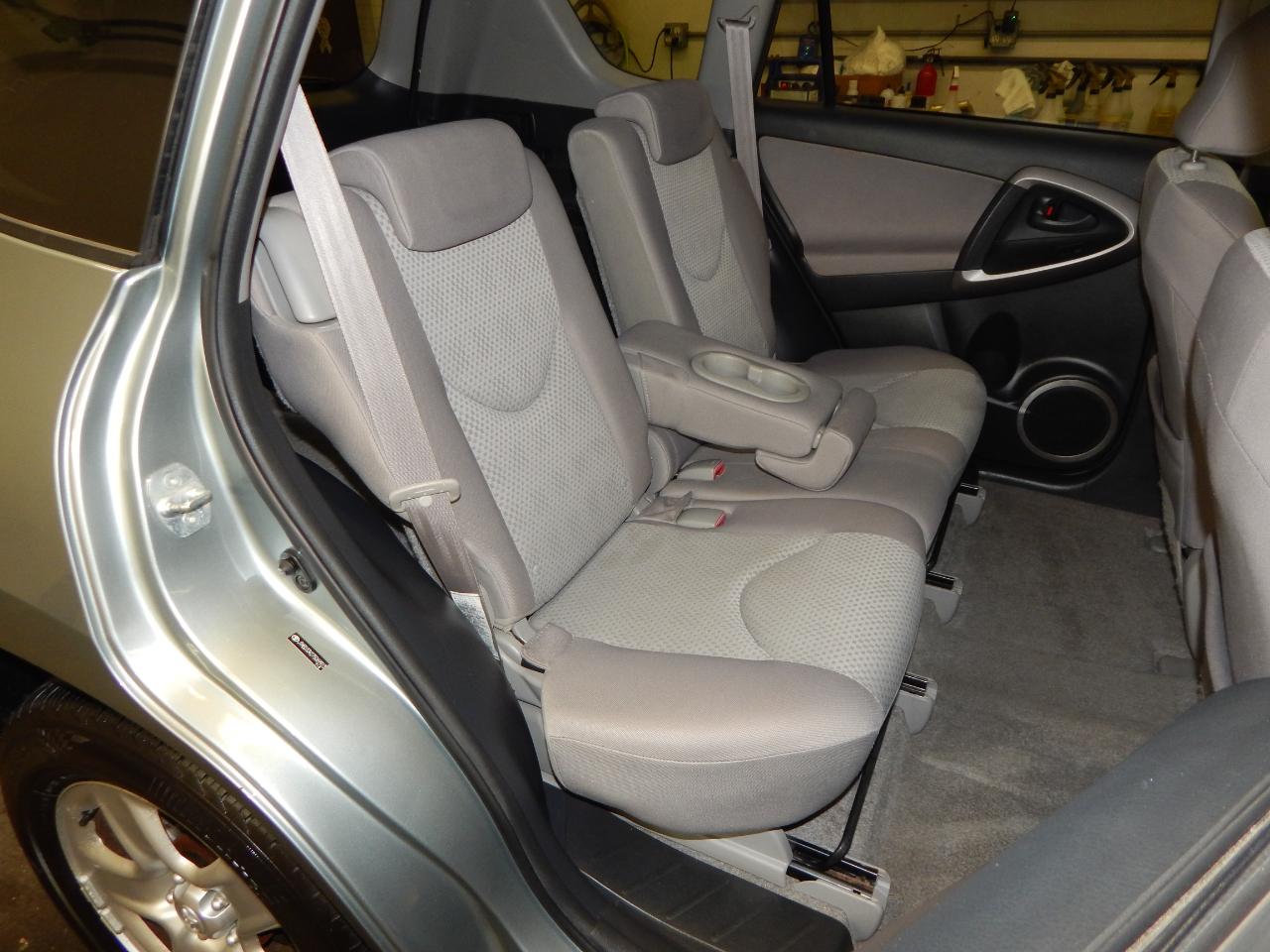 Toyota RAV4 4WD 4dr 4-cyl (Natl) 2007
