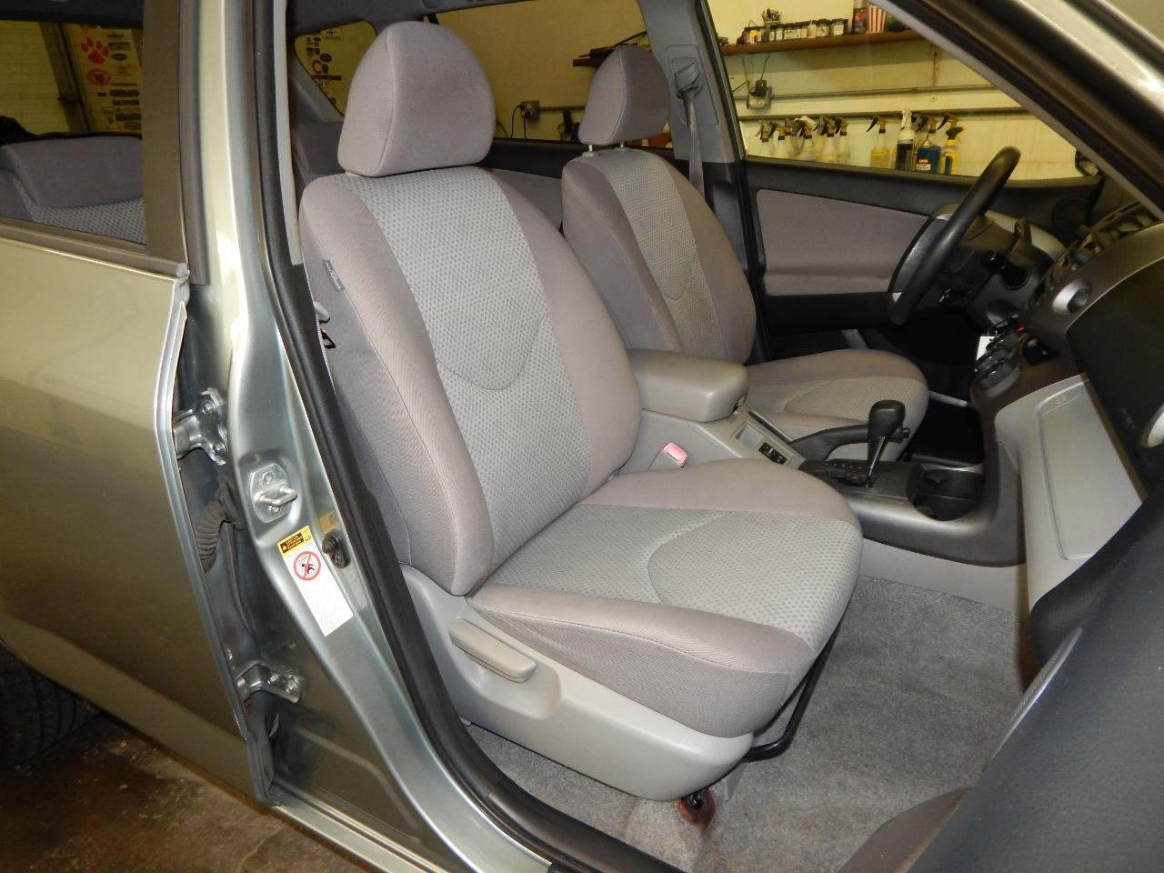 Toyota RAV4 4WD 4dr 4-cyl (Natl) 2007