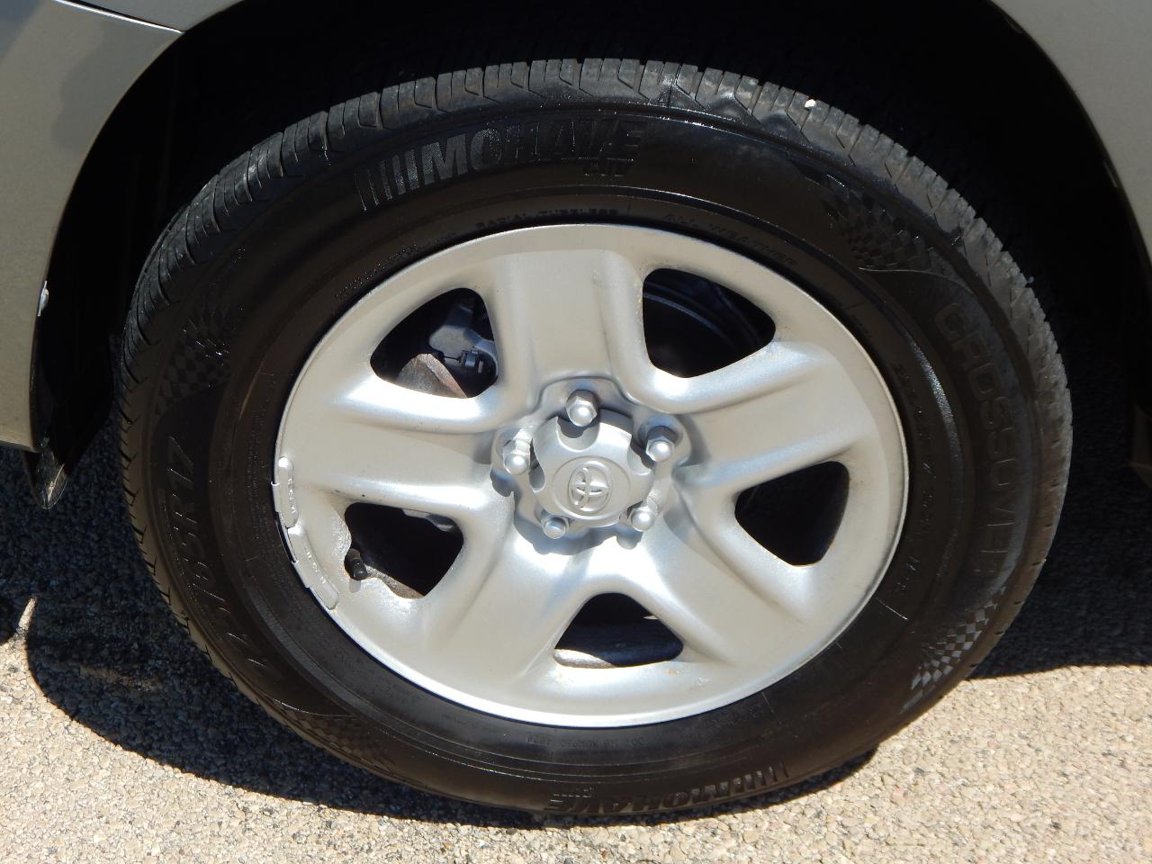 Toyota RAV4 4WD 4dr 4-cyl (Natl) 2007