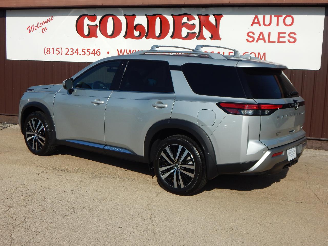 Nissan Pathfinder Platinum 2WD 2024