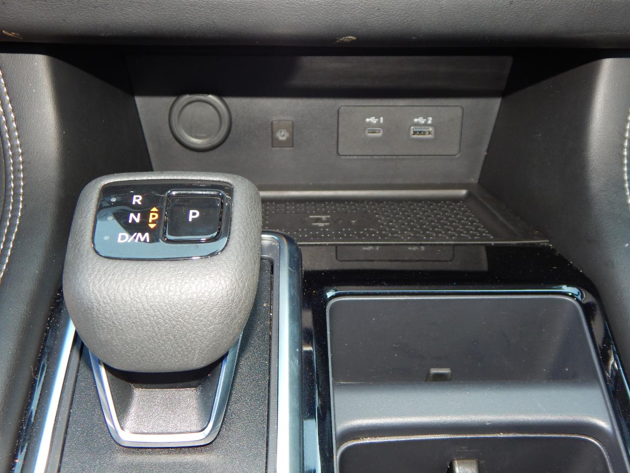 Nissan Pathfinder Platinum 2WD 2024