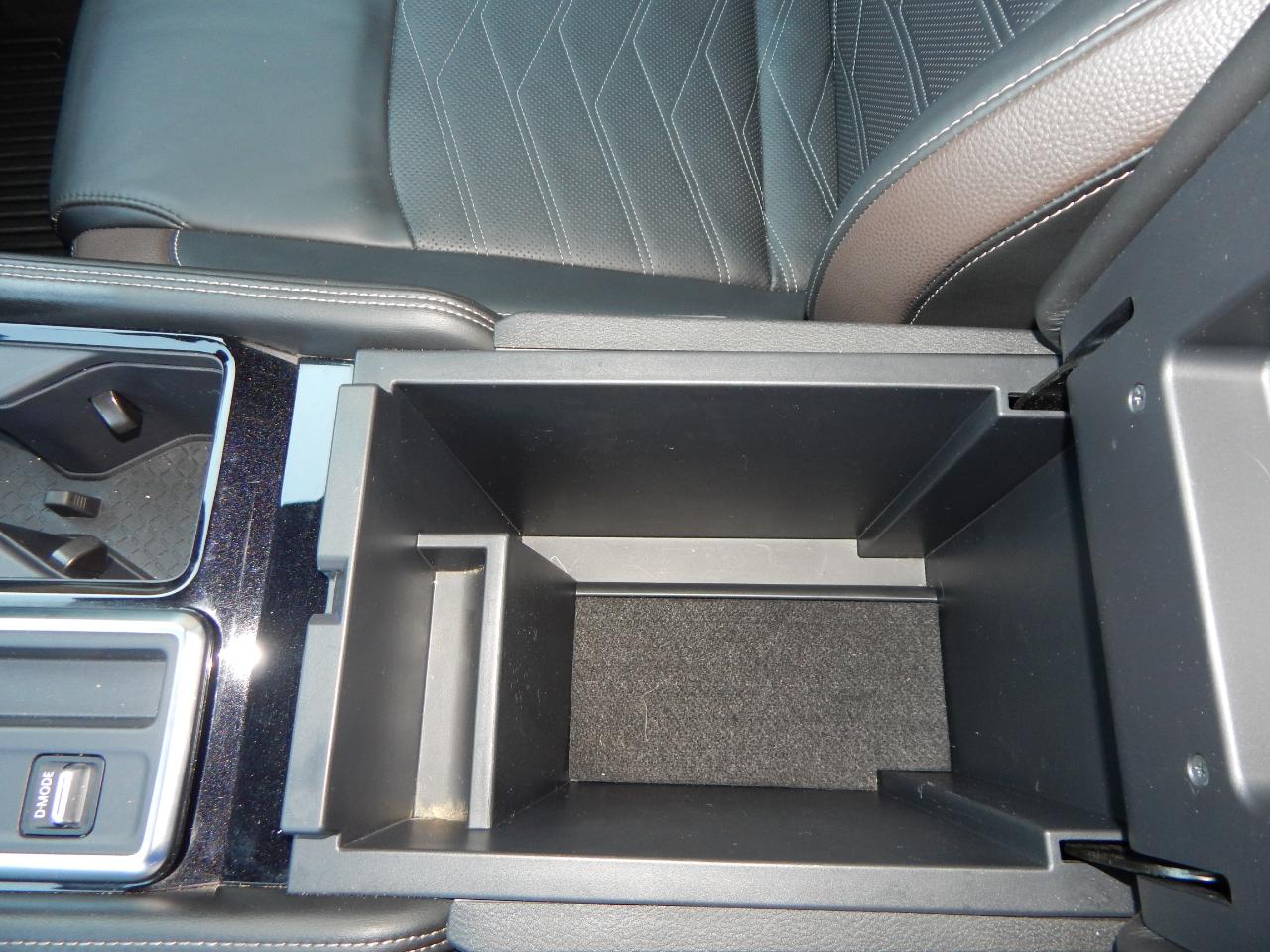 Nissan Pathfinder Platinum 2WD 2024