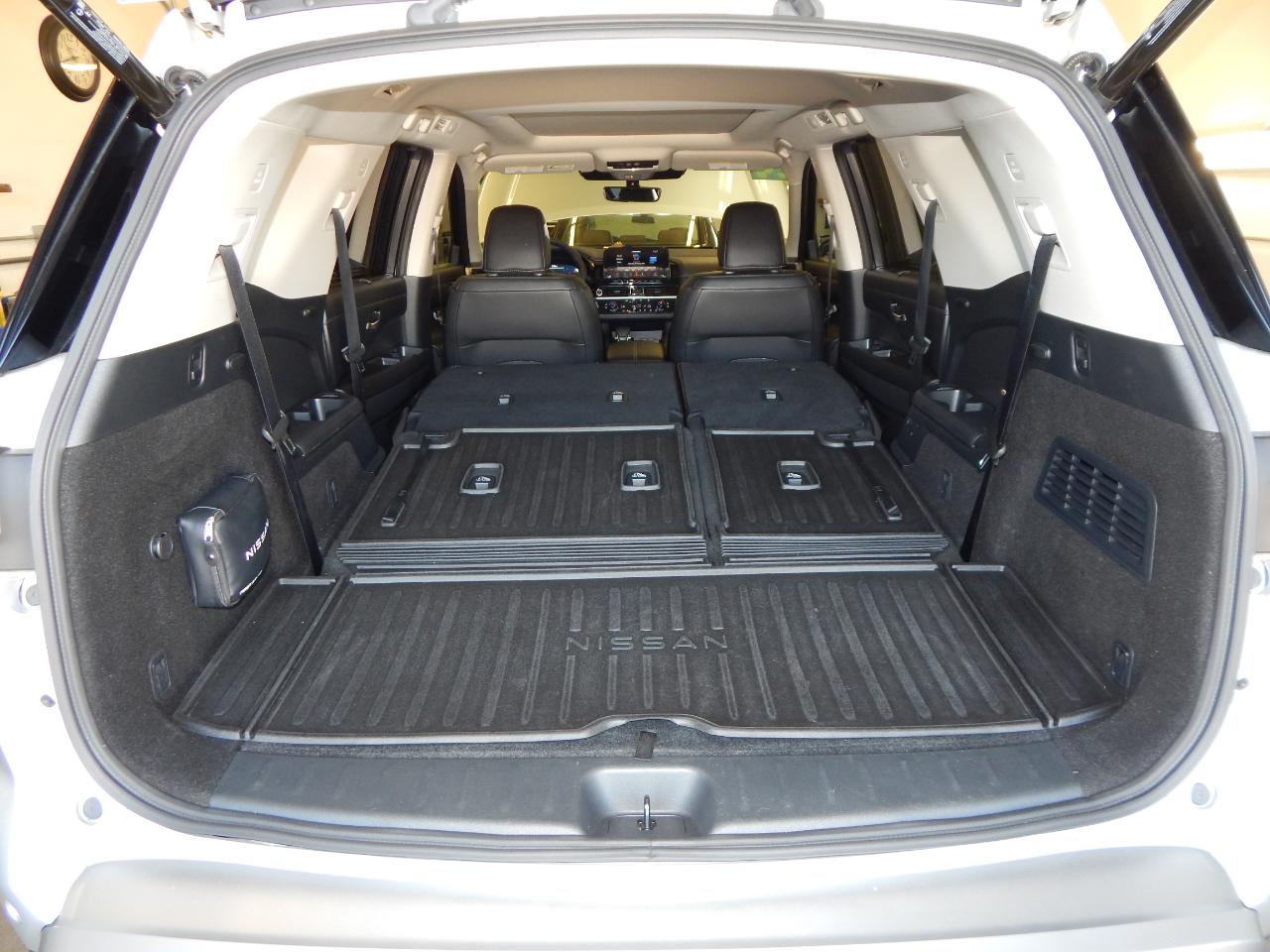 Nissan Pathfinder Platinum 2WD 2024