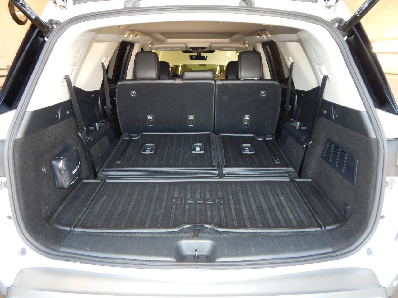 Nissan Pathfinder Platinum 2WD 2024