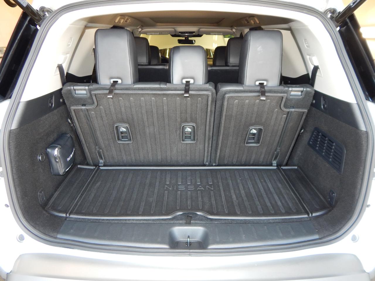 Nissan Pathfinder Platinum 2WD 2024