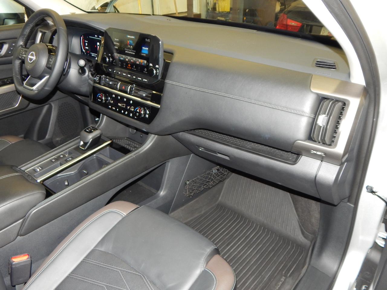 Nissan Pathfinder Platinum 2WD 2024