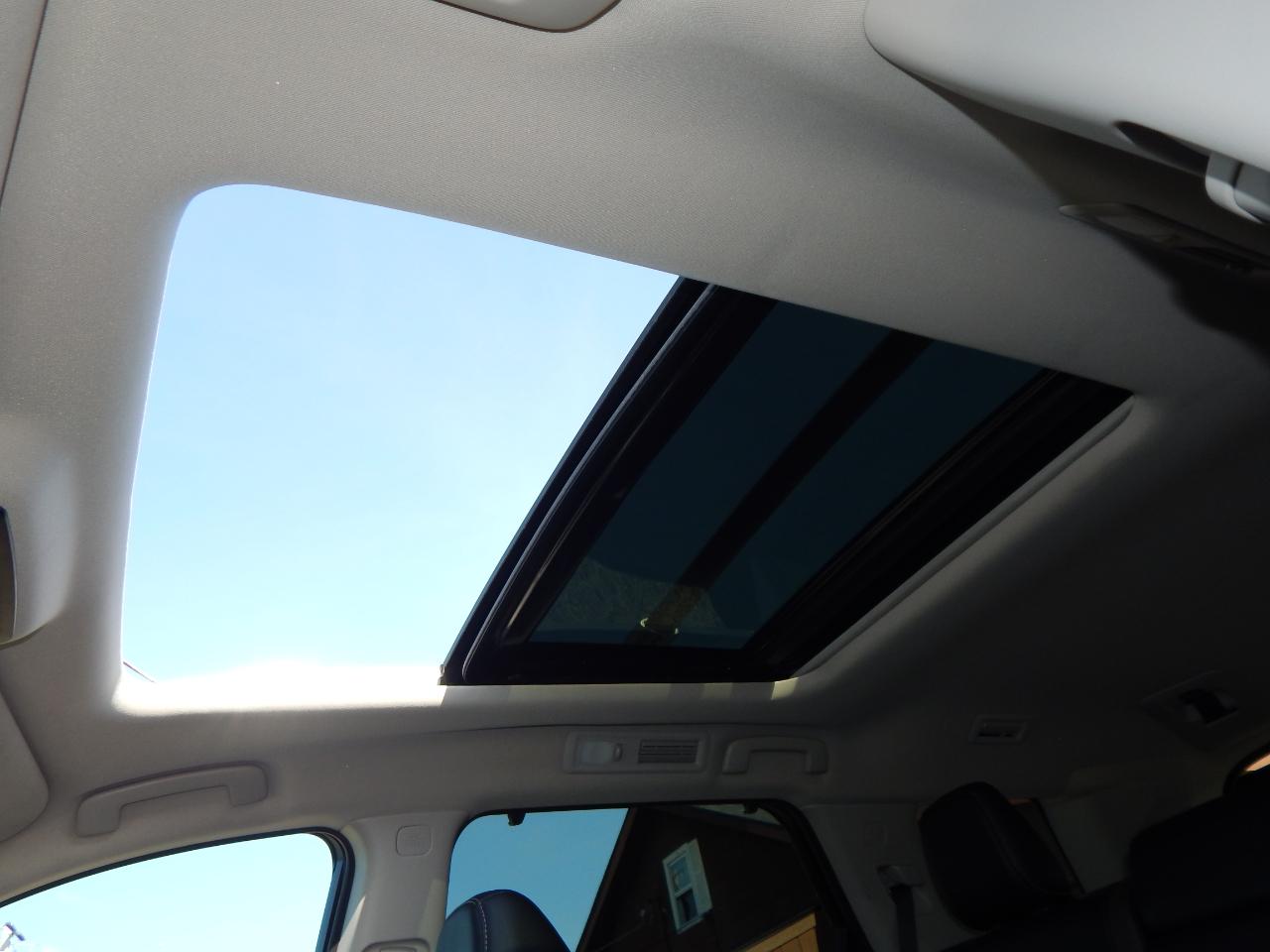 Nissan Pathfinder Platinum 2WD 2024