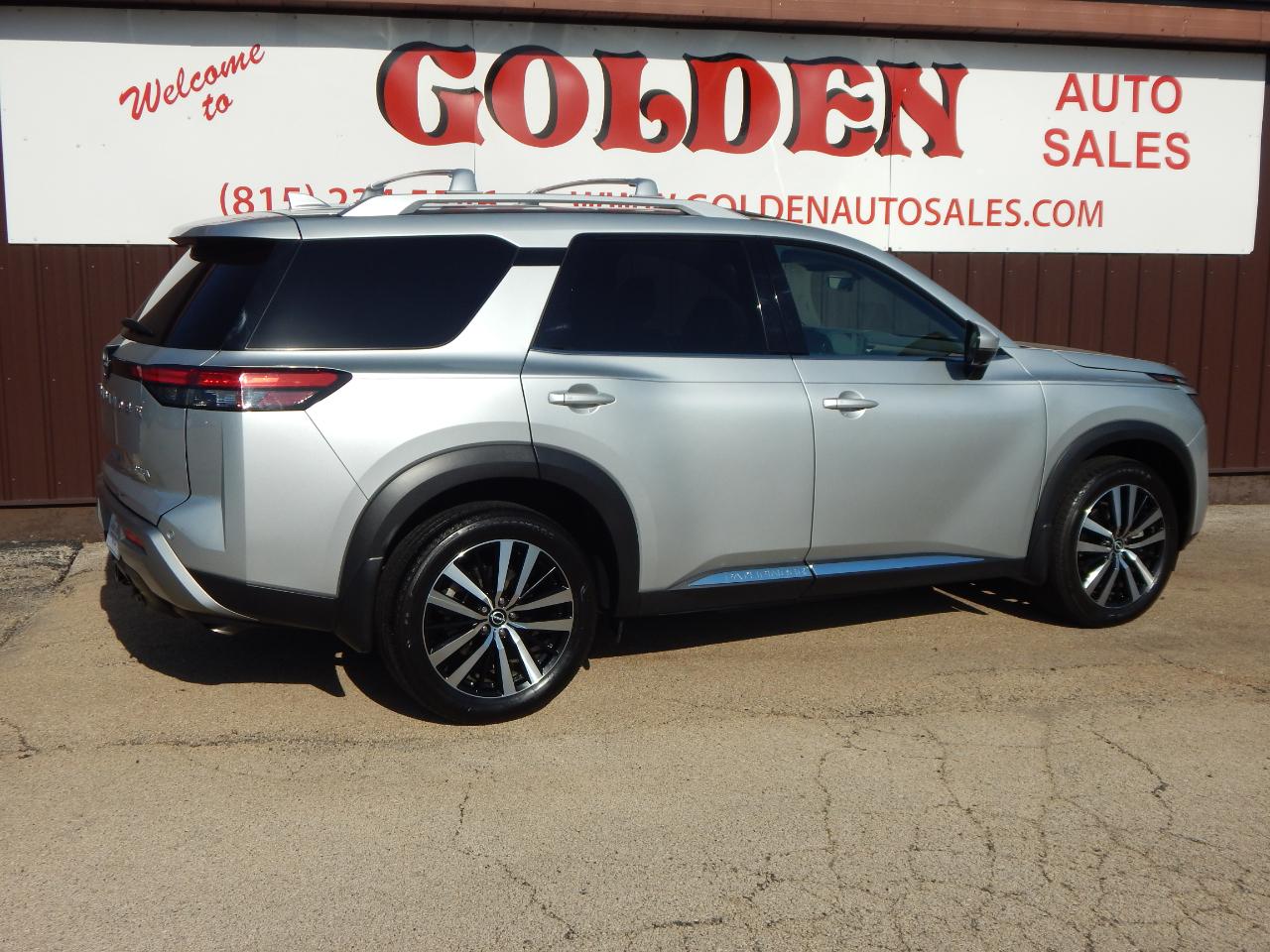 Nissan Pathfinder Platinum 2WD 2024