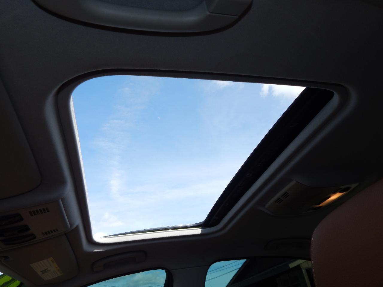 BMW 3 Series 4dr Sdn 335i xDrive AWD 2011