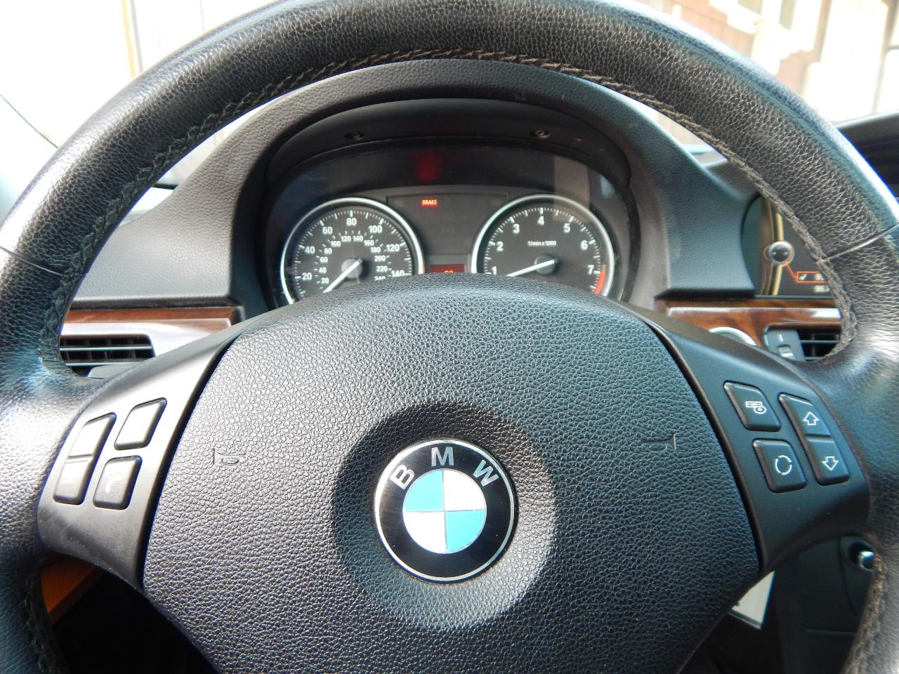 BMW 3 Series 4dr Sdn 335i xDrive AWD 2011