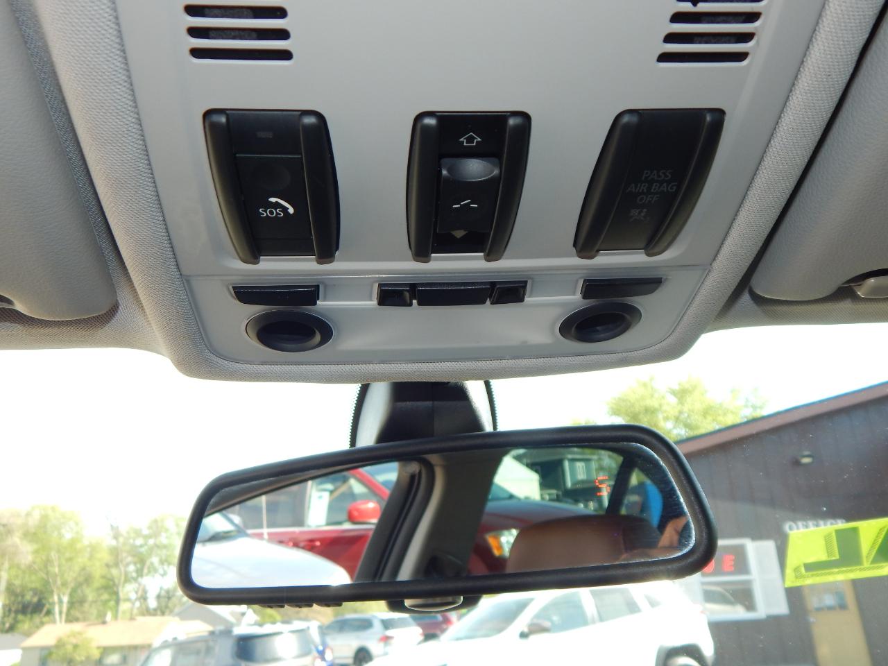 BMW 3 Series 4dr Sdn 335i xDrive AWD 2011