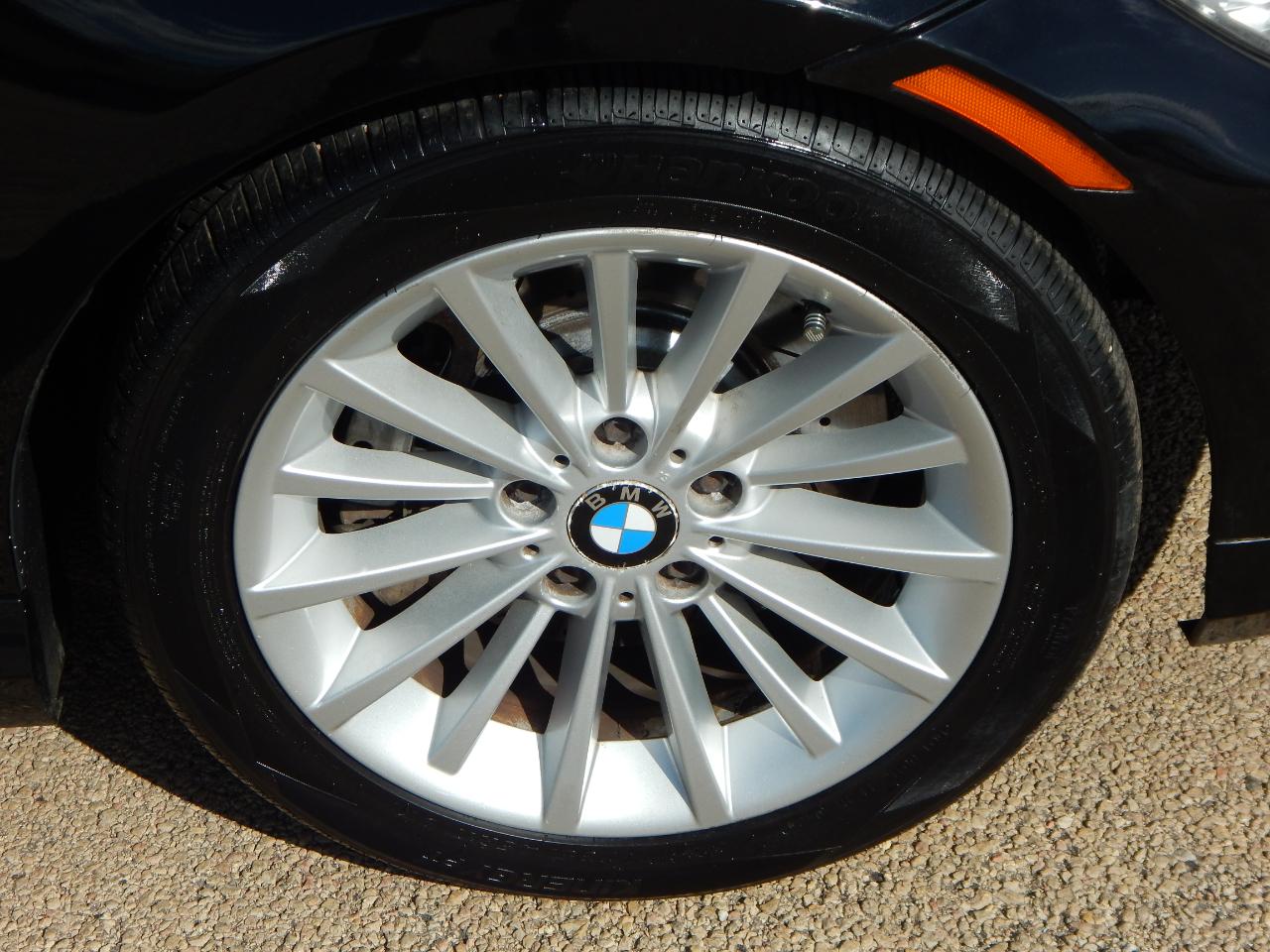 BMW 3 Series 4dr Sdn 335i xDrive AWD 2011