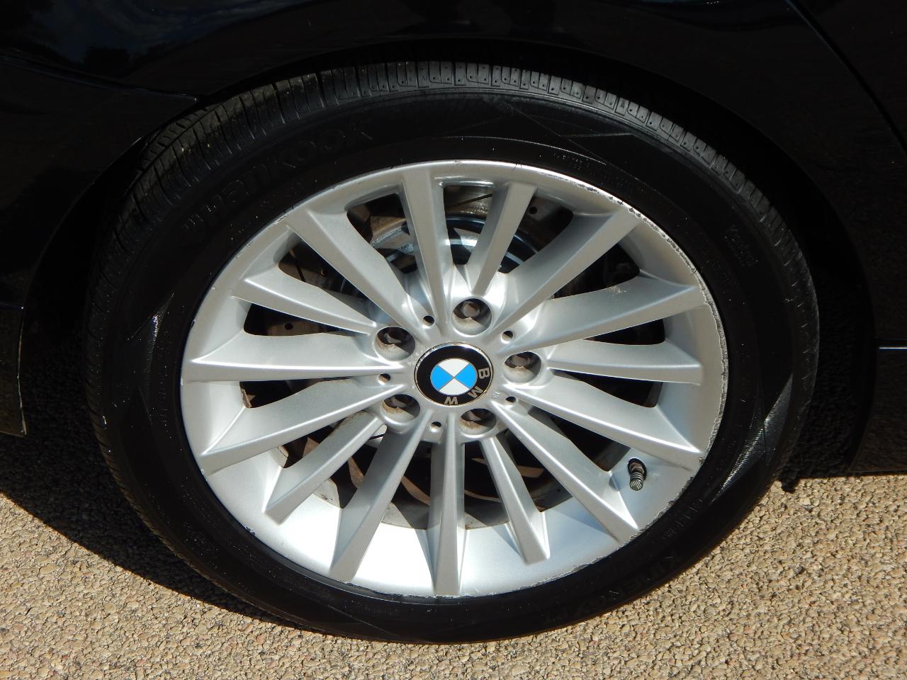 BMW 3 Series 4dr Sdn 335i xDrive AWD 2011