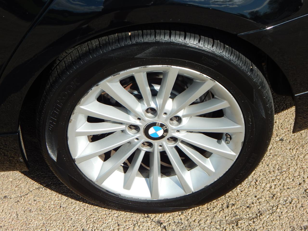 BMW 3 Series 4dr Sdn 335i xDrive AWD 2011