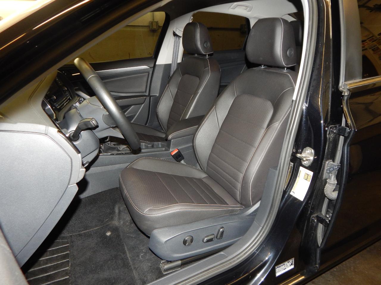 Volkswagen Jetta SE Auto 2024