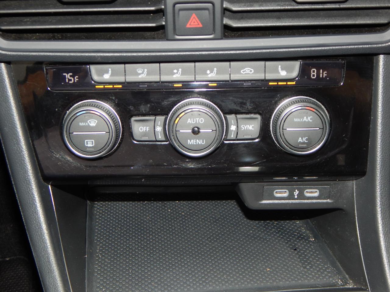 Volkswagen Jetta SE Auto 2024