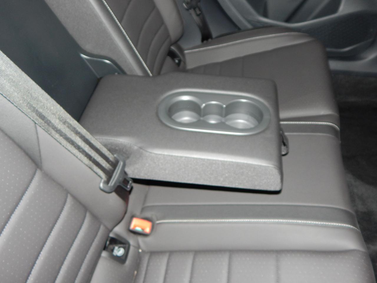 Volkswagen Jetta SE Auto 2024