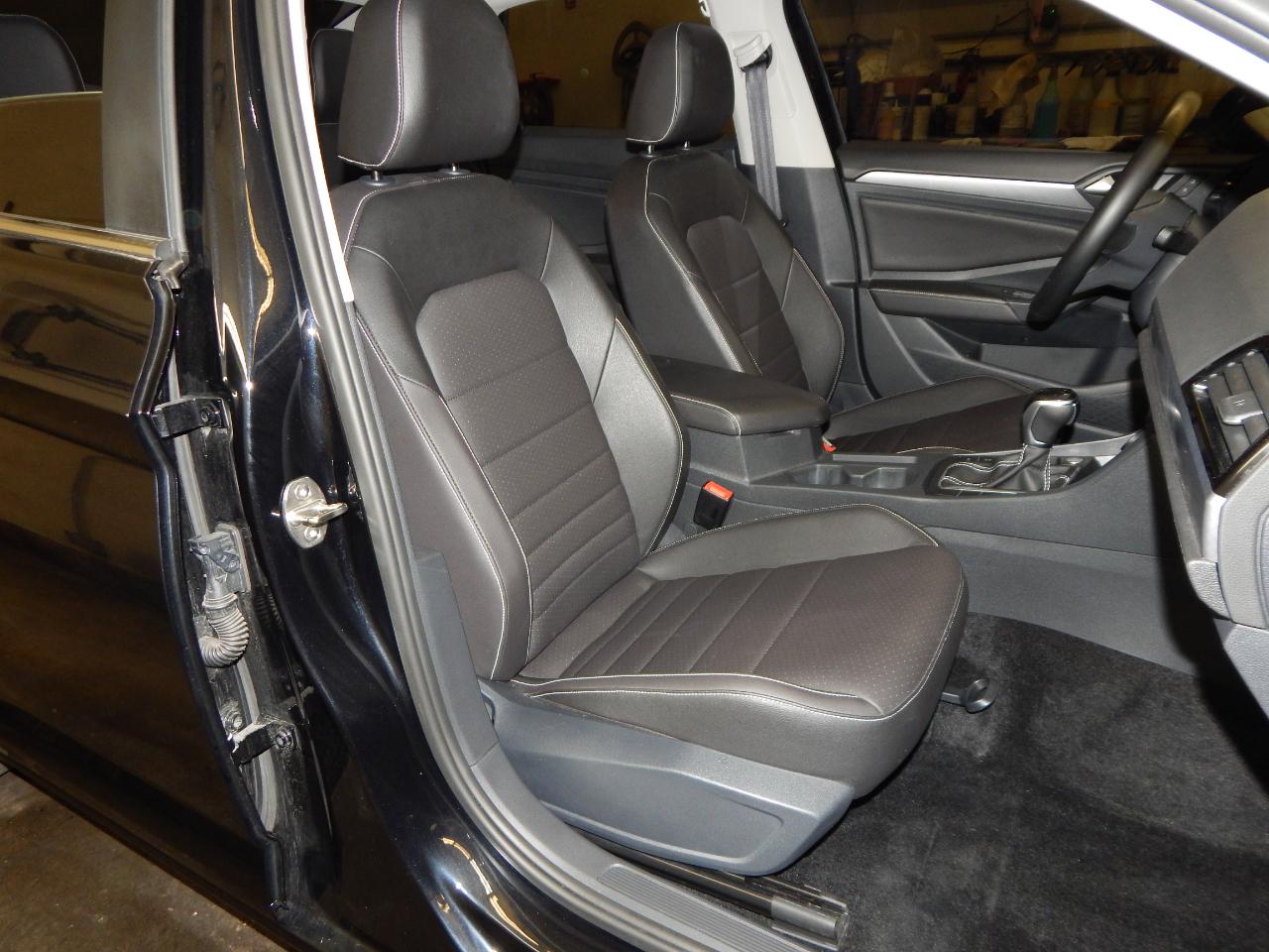 Volkswagen Jetta SE Auto 2024