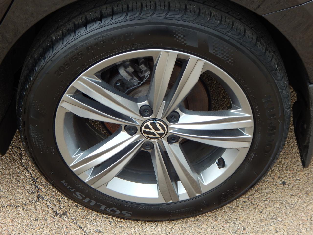 Volkswagen Jetta SE Auto 2024