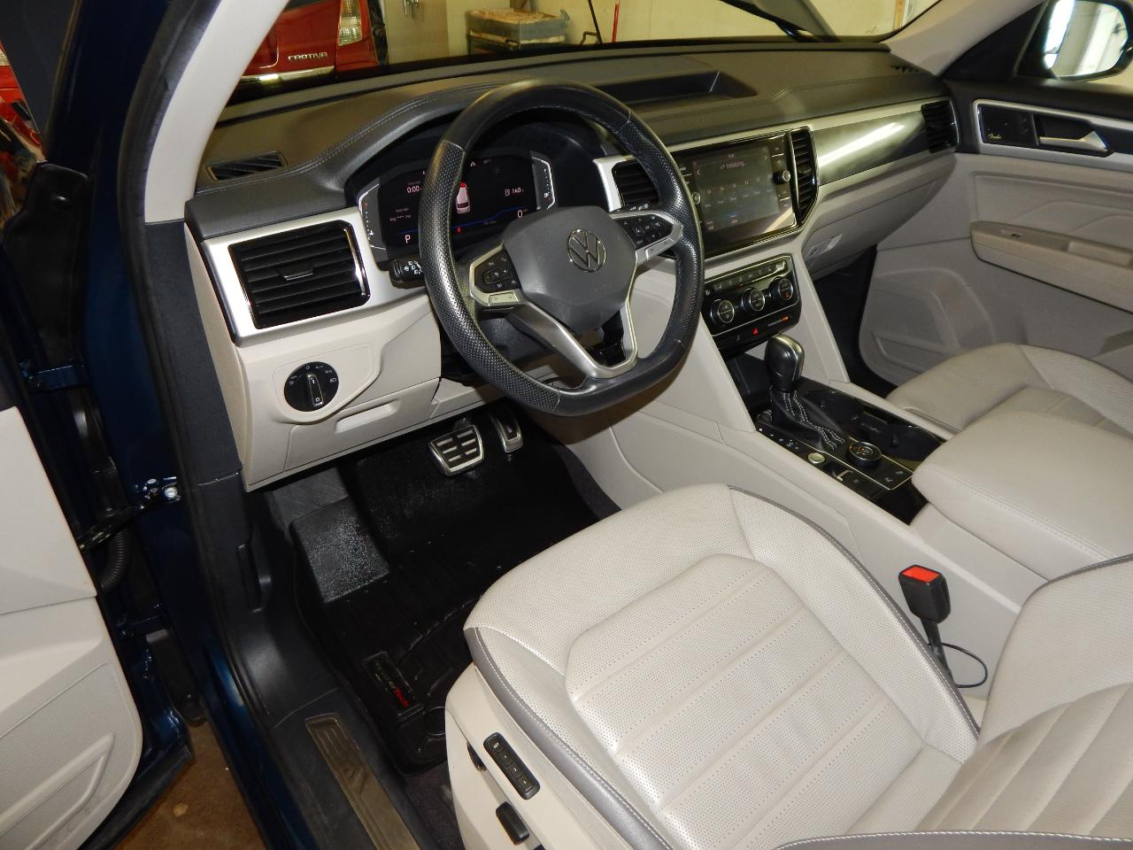 Volkswagen Atlas 2021.5 3.6L V6 SEL Premium R-Line 4MOTION 2021