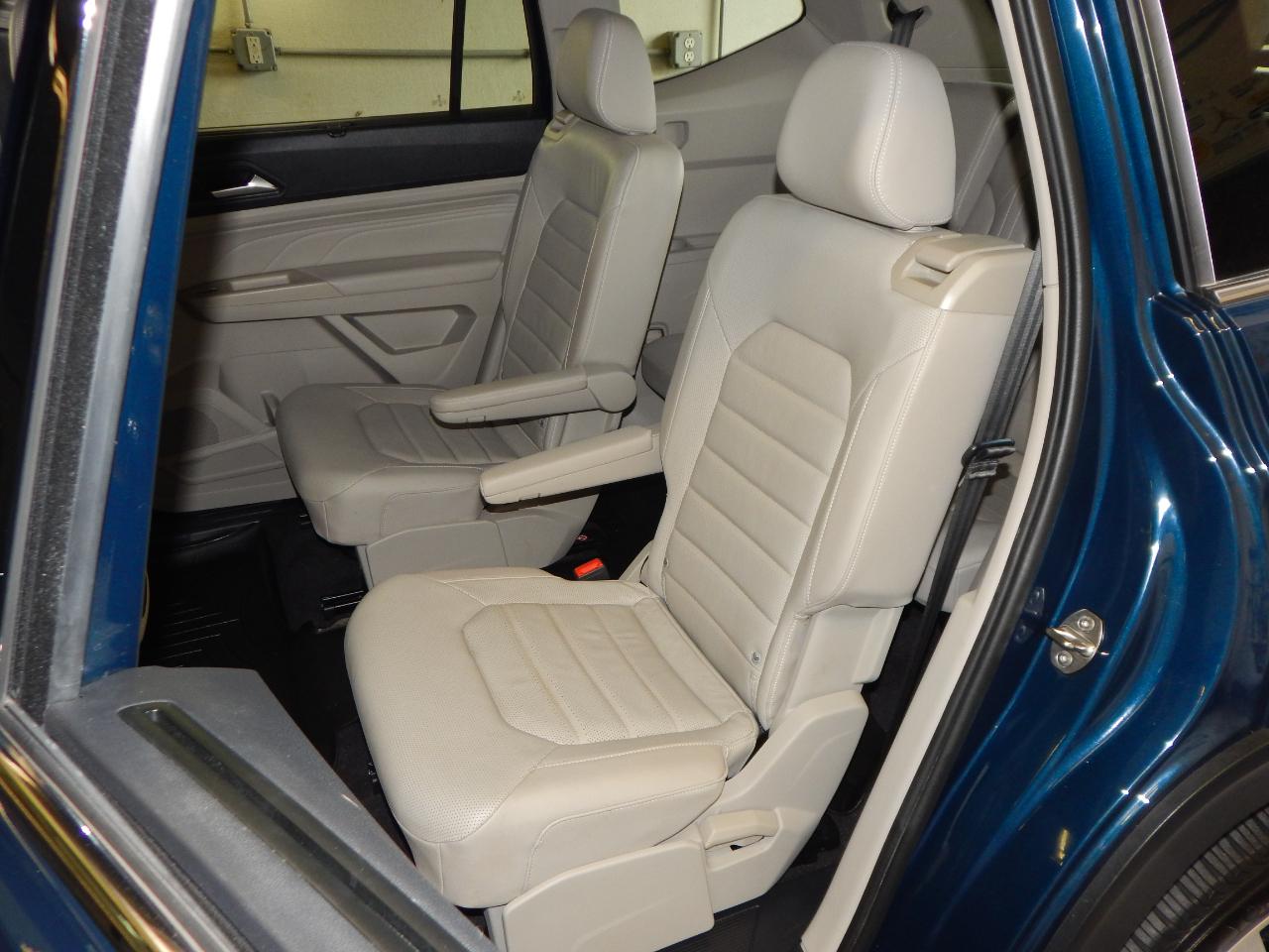 Volkswagen Atlas 2021.5 3.6L V6 SEL Premium R-Line 4MOTION 2021