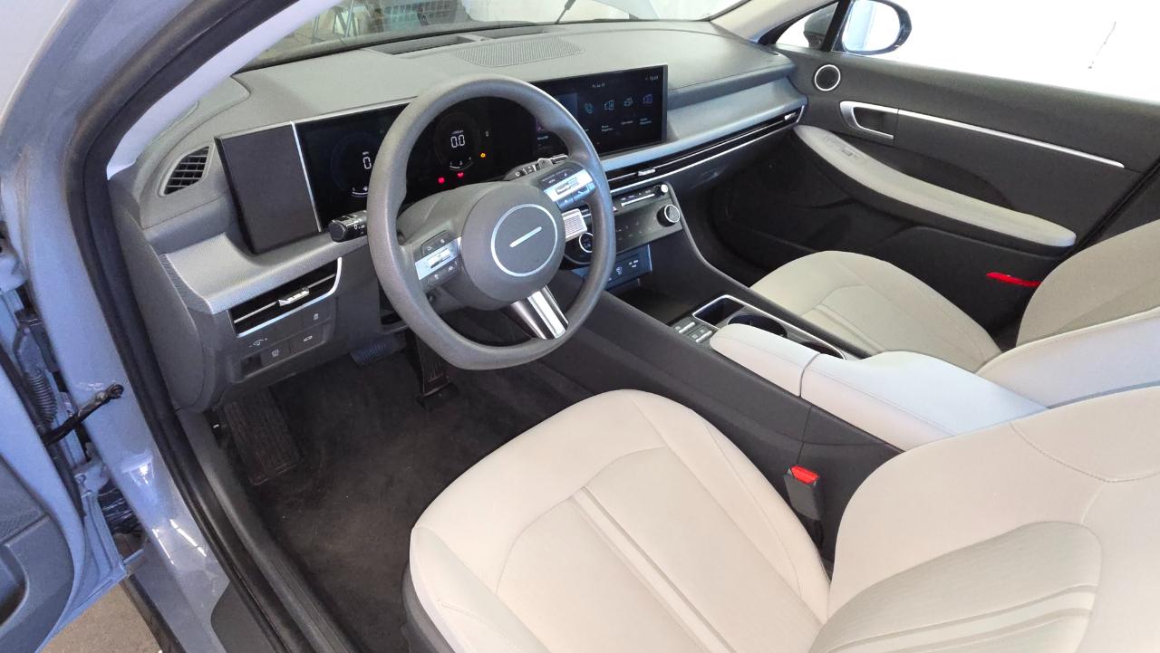 Hyundai Sonata SEL FWD 2025