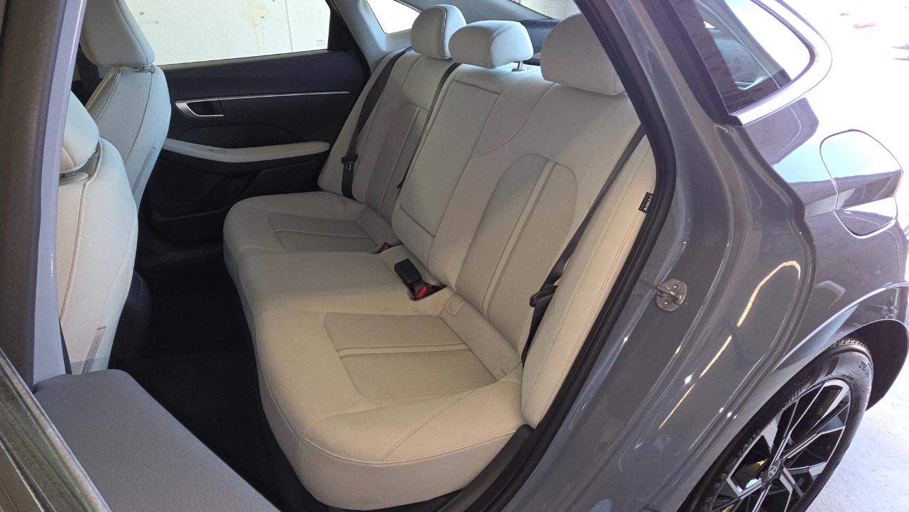 Hyundai Sonata SEL FWD 2025