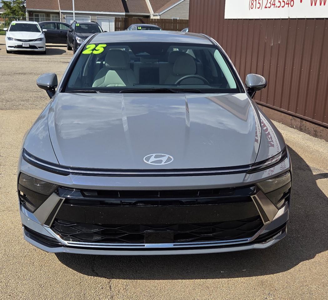 Hyundai Sonata SEL FWD 2025