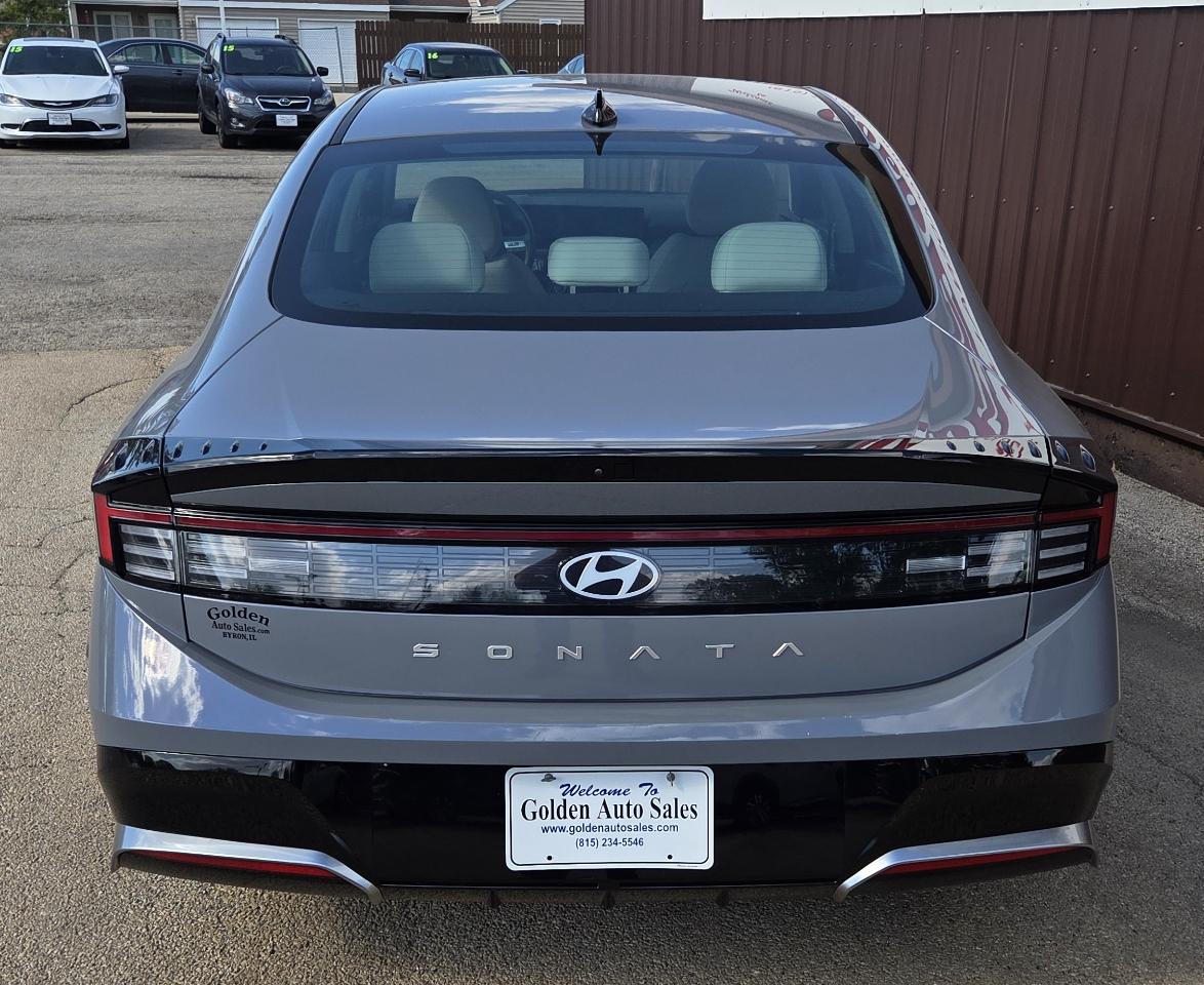 Hyundai Sonata SEL FWD 2025