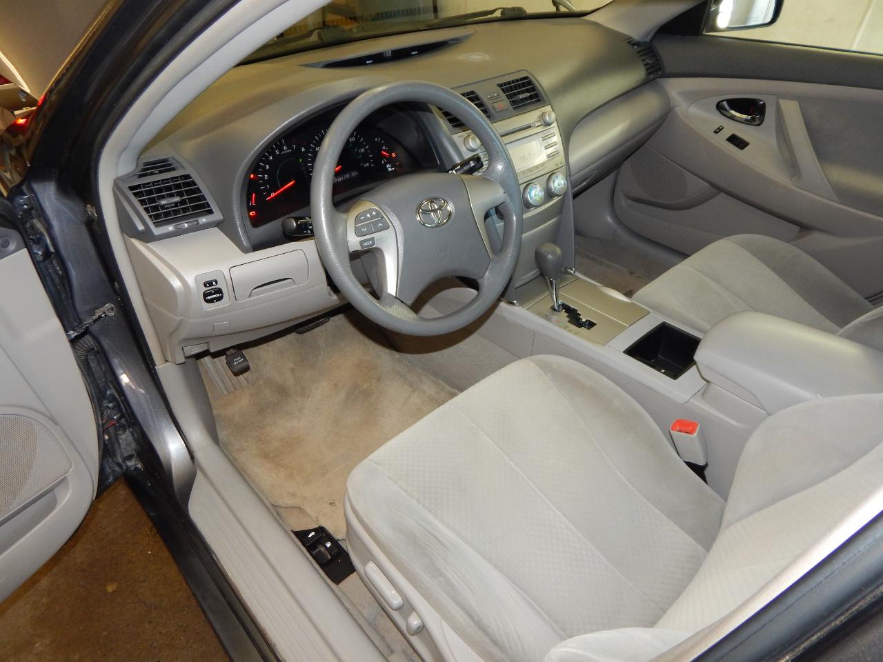 Toyota Camry 4dr Sdn I4 Auto LE (Natl) 2008