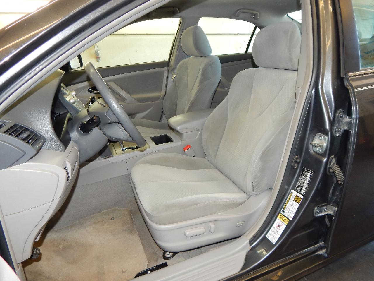 Toyota Camry 4dr Sdn I4 Auto LE (Natl) 2008