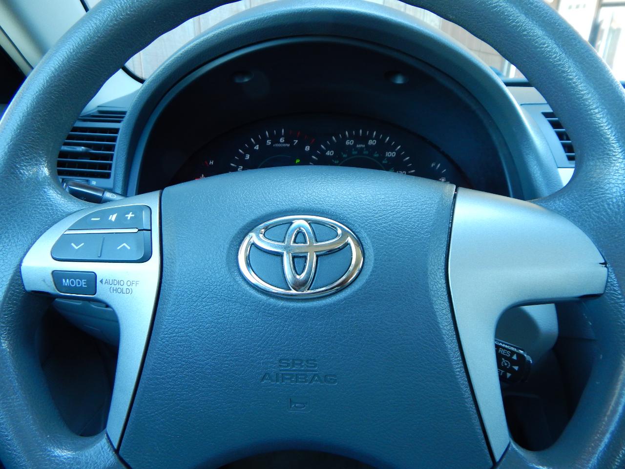Toyota Camry 4dr Sdn I4 Auto LE (Natl) 2008