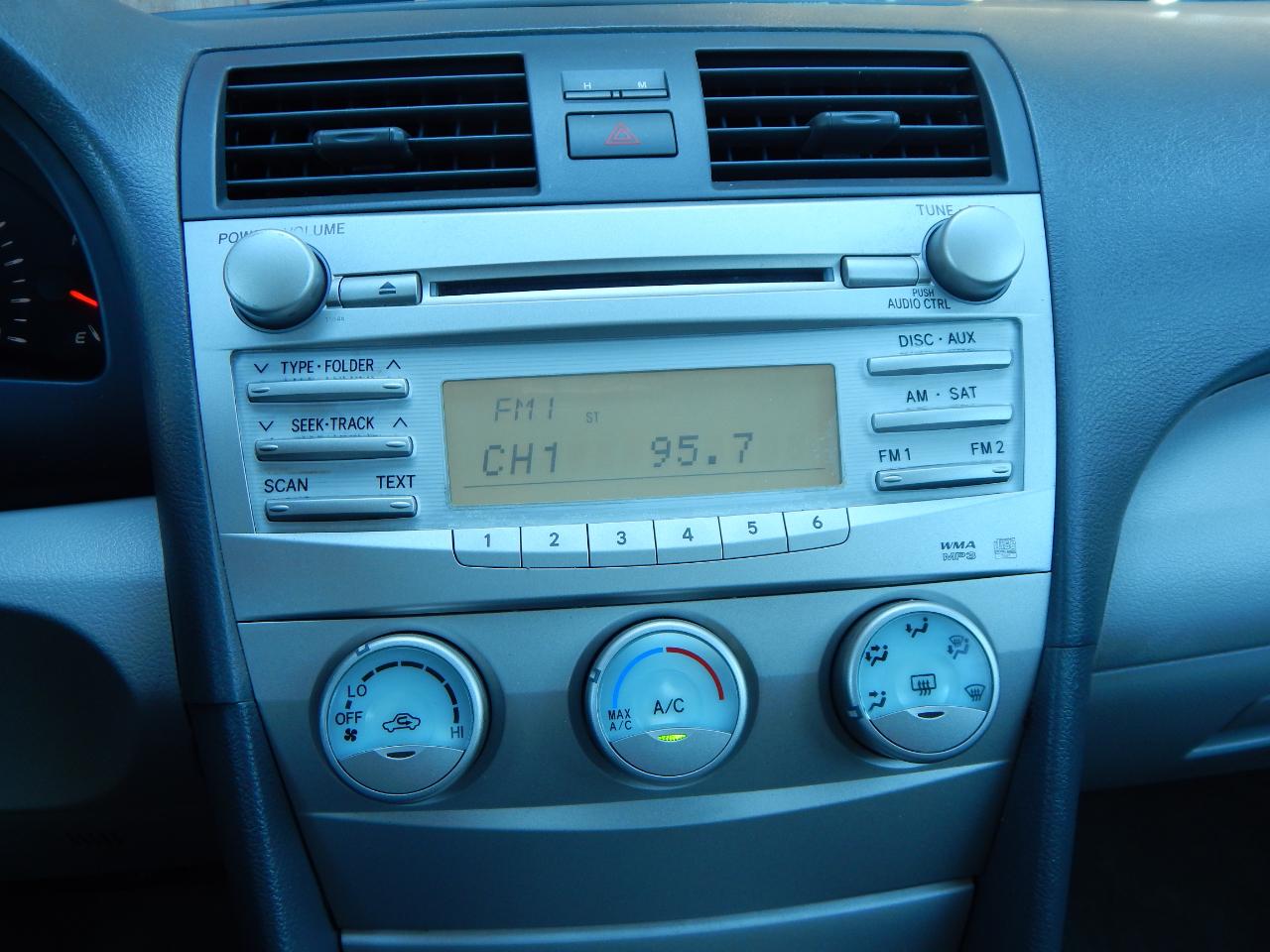 Toyota Camry 4dr Sdn I4 Auto LE (Natl) 2008